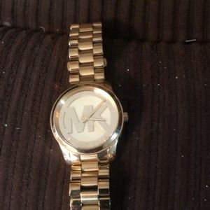 Meet your Posher, Guns